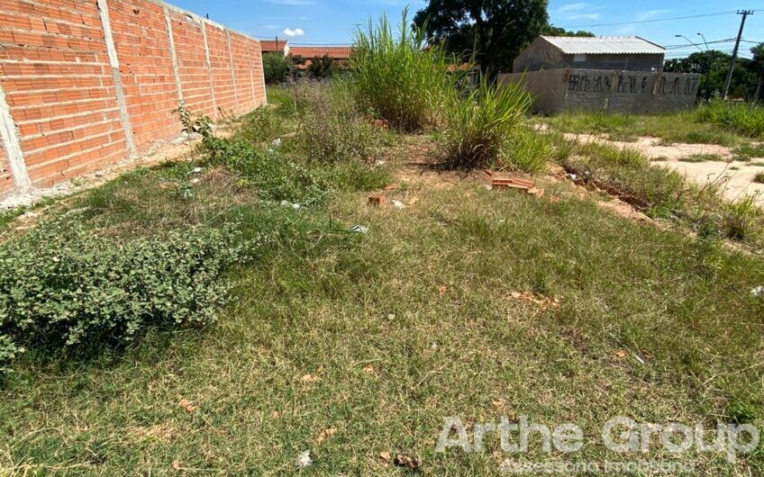 Terreno na frente da Escola Cecilia de Godoy Camargo Jornalista  DIC IV- VENDA